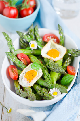 Spargel-Salat mit eiern